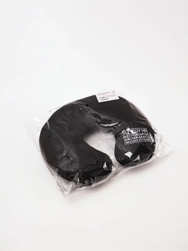 Подушка для путешествий бархатная "Прошу не беспокоить", черная, 28 х 30 х 9  см