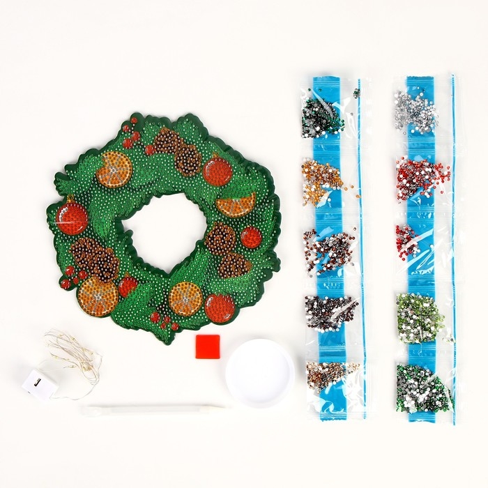 Алмазная мозаика на новый год с полным заполнением на фигурке. Новогодний венок &laquo;Волшебный Новый год&raquo;, 20 х 20 см, новогодний набор для творчества