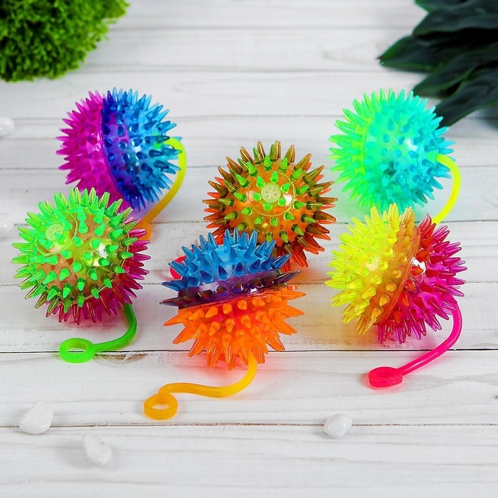 Мяч &laquo;Ёжик&raquo;, световой, с пищалкой, 6,5 см, цвета МИКС