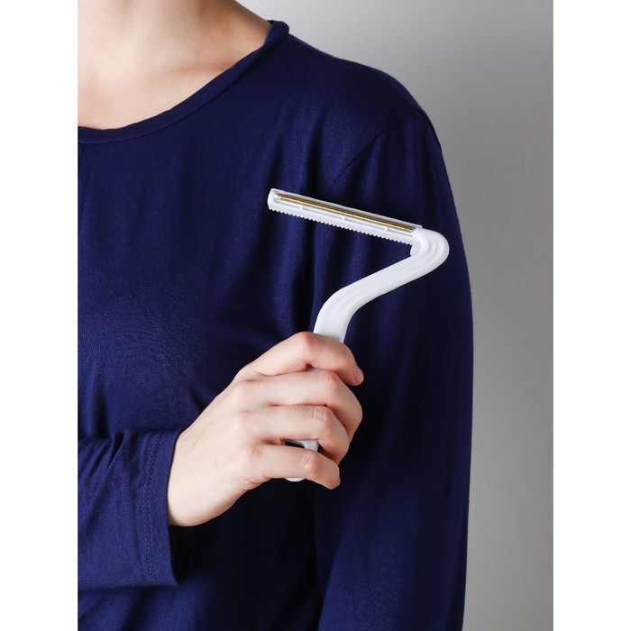 Скребок для чистки одежды, ковров, мебели, двусторонний Доляна, металл+пластик, 10,8&times;16,5 см