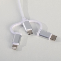 Ежедневник со встроенным зарядным устройством 8000 мАh и флешкой 16 ГБ &laquo;Универсальный&raquo;, 17,5 х 23,5 см