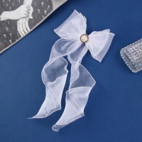 Зажим для волос "Школьница" бантик, 12х30 см, белый с жемчужинкой Зажим для волос "Школьница" бантик, 12х30 см, белый с жемчужинкой