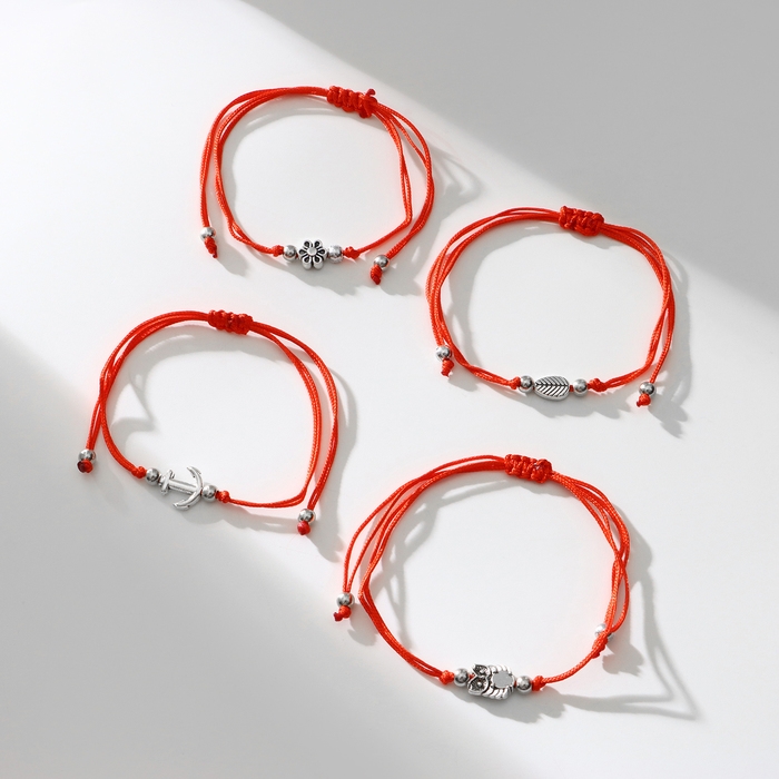 Браслет-оберег &laquo;Красная нить&raquo; Happy family любим друг друга, набор 4 шт., цвет серебро, d=5,5 см