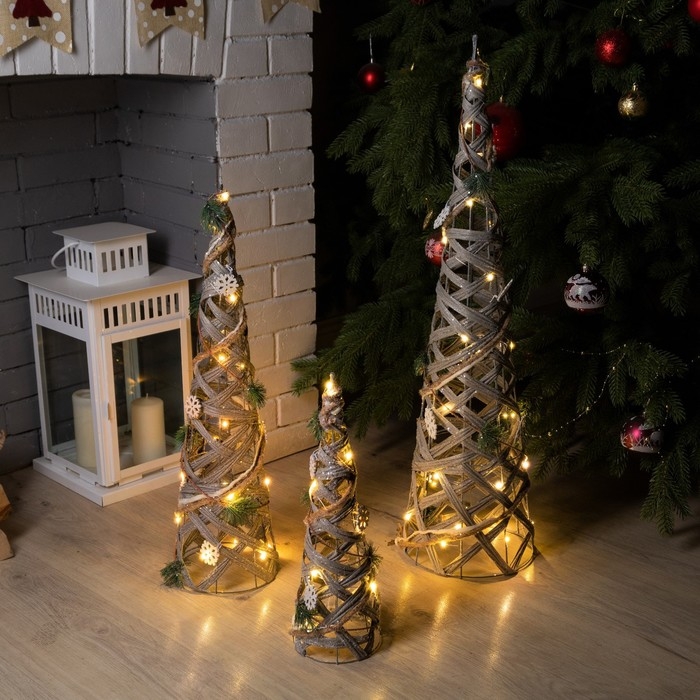 Светодиодная фигура «Конусы с еловой веткой» 40, 60, 80 см, текстиль, металл, батарейки ААх2 (не в комплекте), свечение тёплое белое Светодиодная фигура «Конусы с еловой веткой» 40, 60, 80 см, текстиль, металл, батарейки ААх2 (не в комплекте), свечение тёплое белое