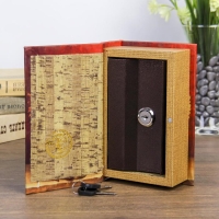 Сейф-книга дерево "Натюрморт с подсолнухами" шёлк 17х11х5 см Сейф-книга дерево "Натюрморт с подсолнухами" шёлк 17х11х5 см