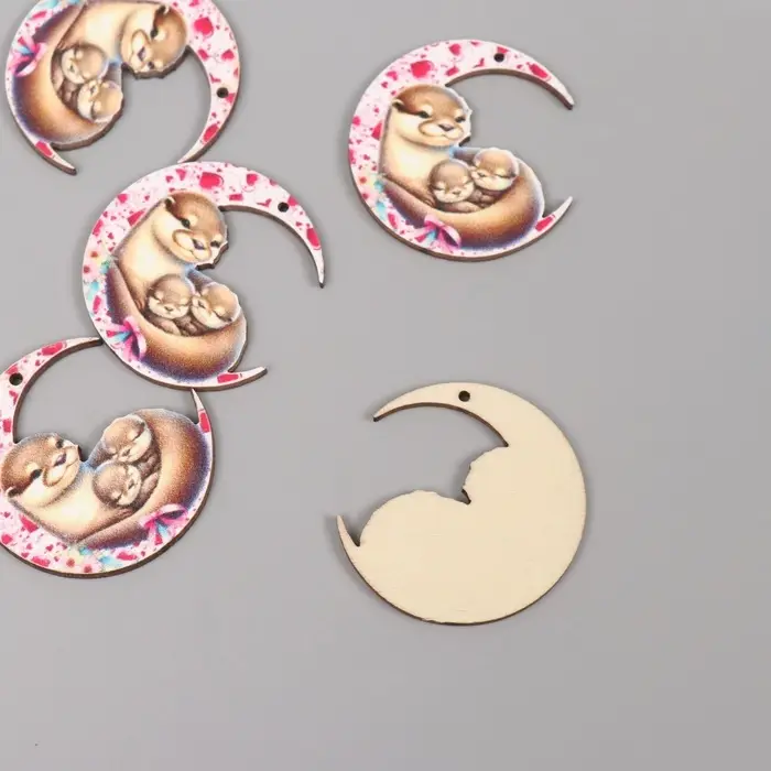 Декор для творчества дерево "Семья выдр" 3,7х3,6х0,3 см