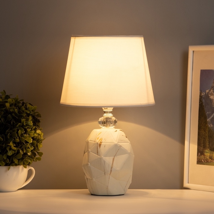 Лампа настольная "Дух" 1х40Вт Е14 белый 20х20х34см