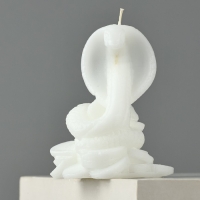 Новый год 2025! Свеча интерьерная &laquo;Новогодняя коллекция: Змея на монетках&raquo;, белая, 78 х 61 х 52