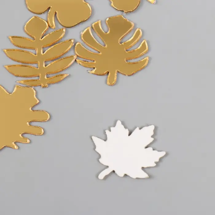 Декор для творчества пластик зеркальный "Листья" набор 6 шт