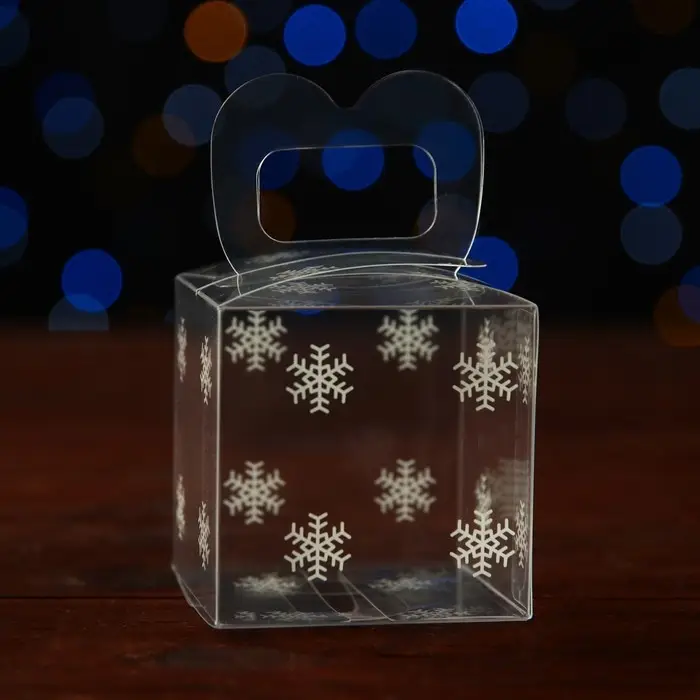 Коробка подарочная новогодняя складная ПВХ &laquo;Снежинки&raquo; 5&times;5&times;5 см