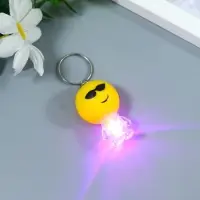Фонарик свет на кольце "Смайлик-малыш с ножками" мигает МИКС 4х2,5х2,7 см