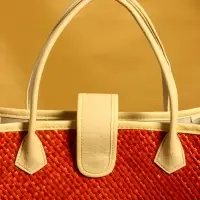 Сумка плетёная на застёжке из пандана 35х12х40 см, бежево-оранжевый