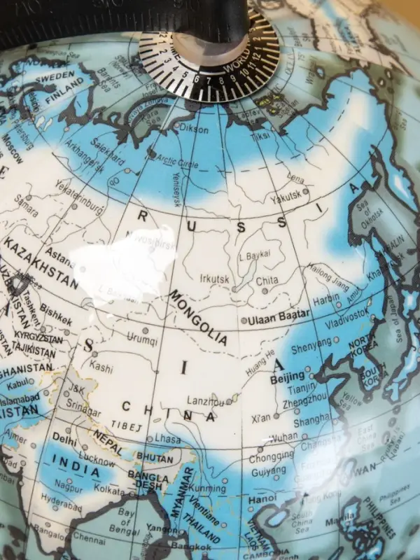 Глобус сувенирный 18х15х25 см, подставка мрамор