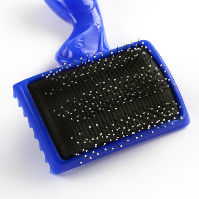 Щётка - пуходёрка трёхрядная с каплями, основание 84 х 58 мм, синяя