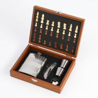 Подарочный набор 6 в 1: фляжка 8 oz, воронка, штопор, 2 стопки для водки, шахматы деревянные