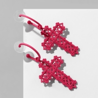 Серьги эмаль &laquo;Крестик&raquo; ажурный, цвет матовый розовый