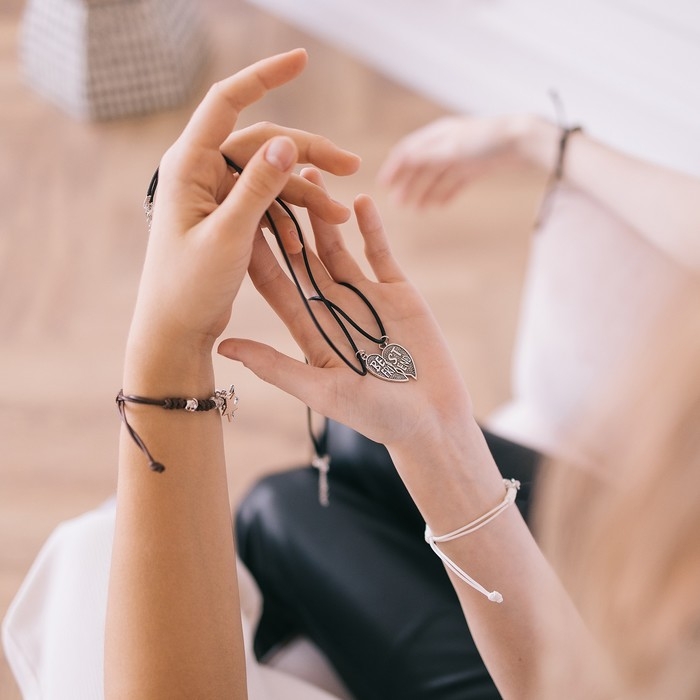 Кулоны на шнурке &laquo;Неразлучники&raquo; best friends, сердце половинки, цвет чернёное серебро, 40 см