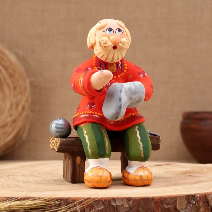 Ковровская игрушка "Скамейка Дед подшивает валенки", керамика