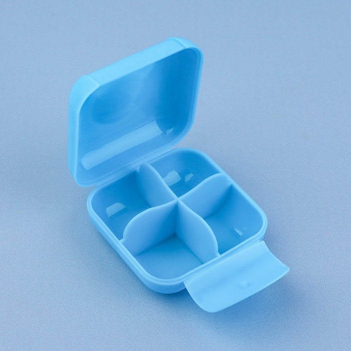 Таблетница, 7 &times; 7 &times; 3,5 см, 4 секции, цвет МИКС