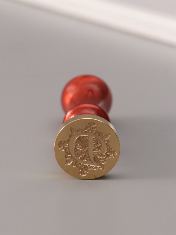 Печать для сургуча с пластиковой ручкой "Буква D на вензеле" 2,5х2,5х6,3 см