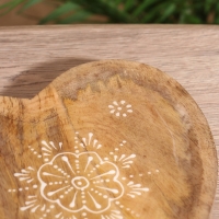 Блюдо в форме сердца &laquo;Пряник&raquo;, дерево манго, 20.5&times;20&times;2.3 см