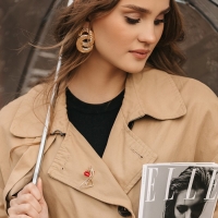 Брошь &laquo;Силуэт&raquo;, цвет красный в золоте