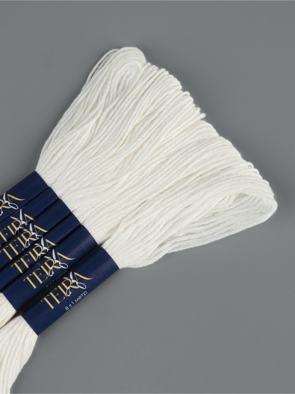 Нитки мулине, 8&plusmn;1 м, белые Blanc