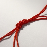 Браслет-оберег &laquo;Красная нить&raquo; Your daily life круг со стразами, цвет белый в серебре, 7 см