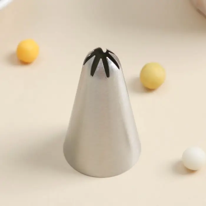 Насадка кондитерская &laquo;Закрытая звезда&raquo;, d=3 см, выход 0,3 см, нержавеющая сталь