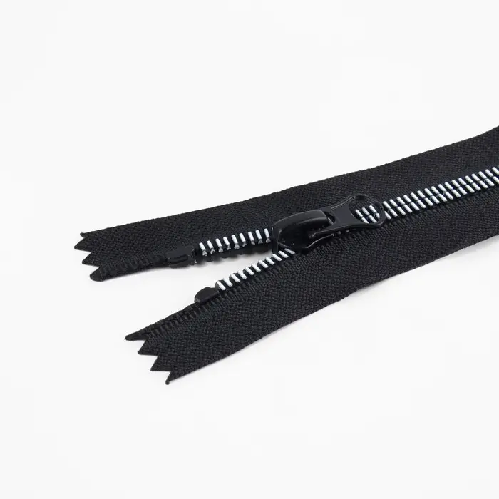 Молния &laquo;Трактор&raquo;, №5, неразъёмная, замок автомат, 18 см, чёрная, белая