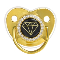 Соска - пустышка силиконовая ортодонтическая «Бриллиант», от 6 мес., с колпачком + держатель - цепочка, цвет золотой/черный, стразы Соска - пустышка силиконовая ортодонтическая «Бриллиант», от 6 мес., с колпачком + держатель - цепочка, цвет золотой/черный, стразы