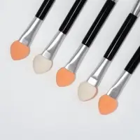 Набор аппликаторов для теней, с кистью, двусторонние, 5 шт, 7,5 см, цвет чёрный/серебристый