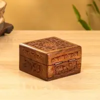 Шкатулка резная 10х10х6 см, дерево шишам