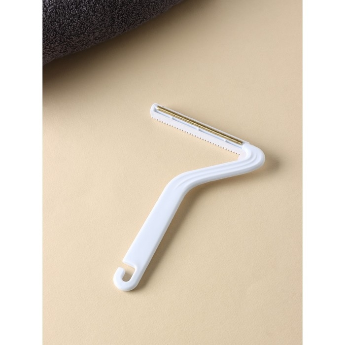 Скребок для чистки одежды, ковров, мебели, двусторонний Доляна, металл+пластик, 10,8&times;16,5 см