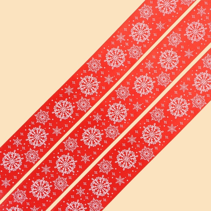 Лента атласная &laquo;Снежинки&raquo;, красная, 4 см х 5 метров