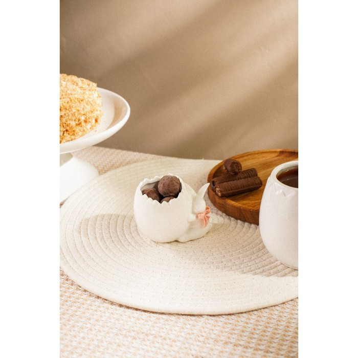 Подставка керамическая для яйца &laquo;Зайка&raquo;, 9&times;6,5&times;7 см, цвет белый