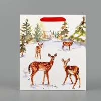 Пакет подарочный новогодний ламинированный &laquo;Прогулка в зимнем лесу&raquo;, M 30 х 26 х 9 см, Новый год