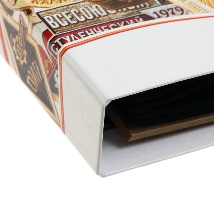 Альбом для значков, с листами на ткани, 230 х 270 мм Альбом для значков, с листами на ткани, 230 х 270 мм