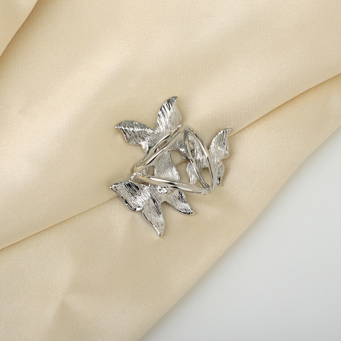 Кольцо для платка &laquo;Бабочки&raquo;, цветное в серебре