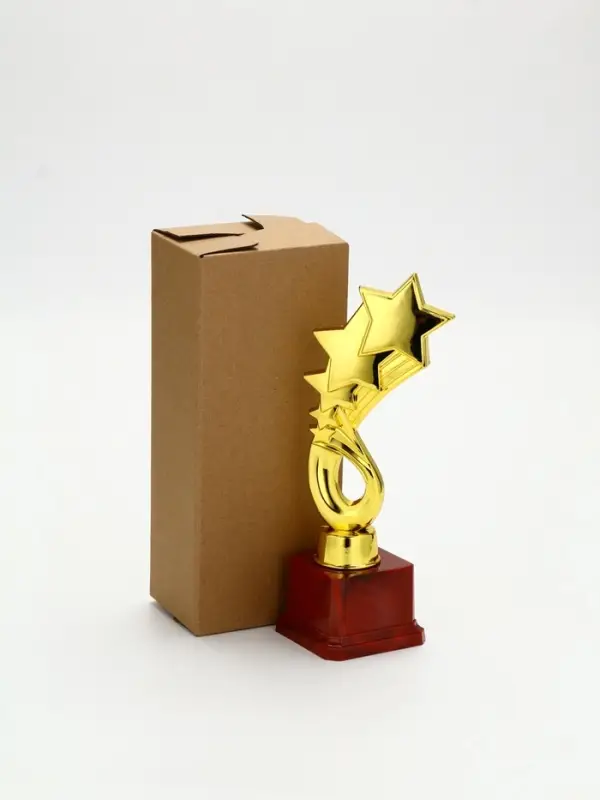 Наградная фигура "4 звезды" на красной подставке КОРОБКА