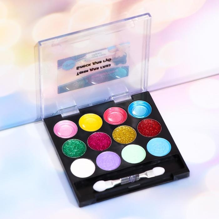 Набор косметики для девочки: тени, блеск, аппликатор Набор косметики для девочки: тени, блеск, аппликатор