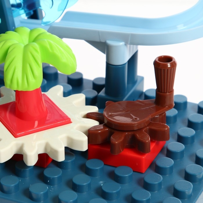 Конструктор развивающий с шестерёнками &laquo;Весёлые паровозики&raquo;, 33 детали