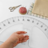 Транспортир портновский 180&deg;, пластик