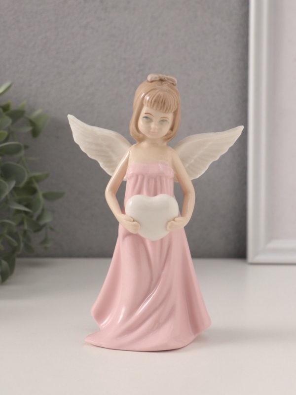 Сувенир керамика "Девочка-ангел в розовом платье с сердцем" 5,5х10,5х15 см