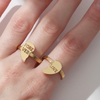 Набор колец 2 штуки «Сердце» половинки, цвет золото, 17 размер Набор колец 2 штуки «Сердце» половинки, цвет золото, 17 размер