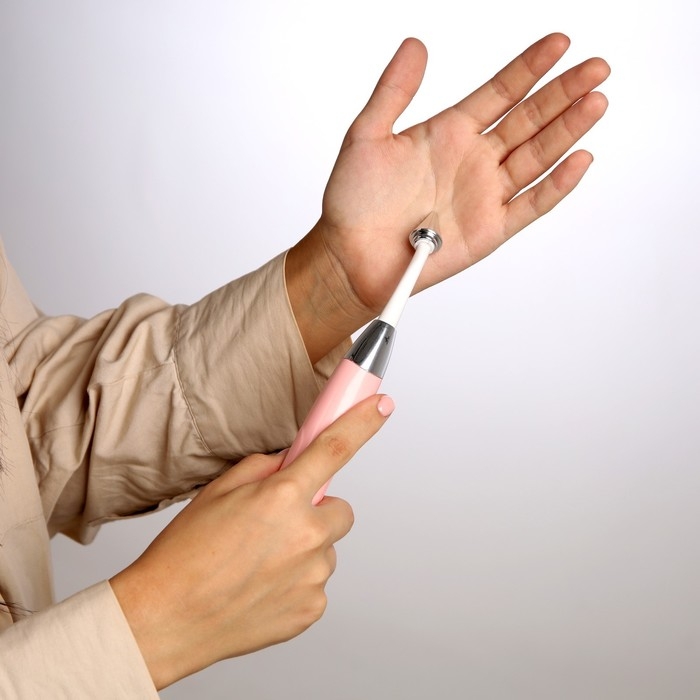 Массажёр Luazon LEM-43, для лица, 6 насадок, от 2*ААА (не в компл.), розовый Массажёр Luazon LEM-43, для лица, 6 насадок, от 2*ААА (не в компл.), розовый