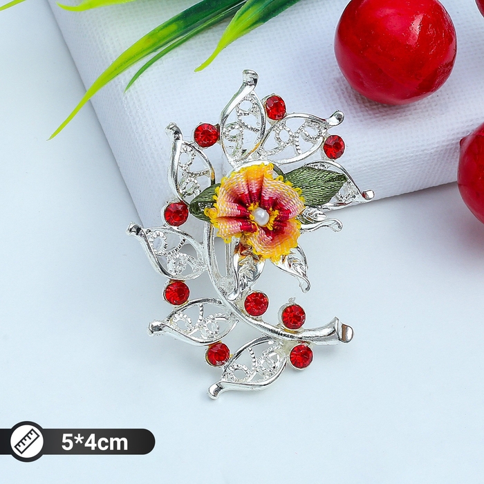 Брошь &laquo;Цветы шиповника&raquo;, цветная в серебре