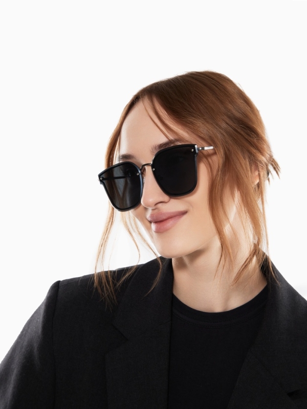 Очки солнцезащитные uv 400, дужка 13.2 см, ширина 13.8 см, линза 5.4&times;6 см