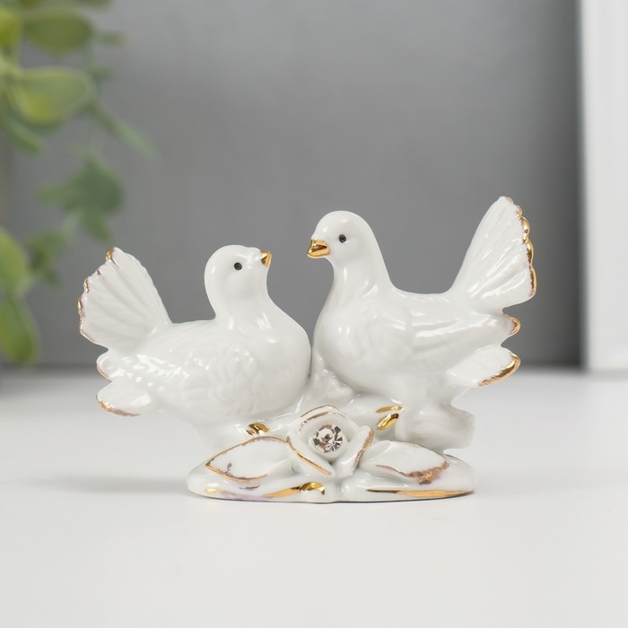 Сувенир керамика Сувенир керамика "Голубки с розой" белый, страза 5,8х8,7х4,2 см