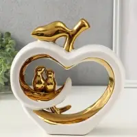 Сувенир керамика "Две птички на яблоке" белый с золотом 7х22х22,5 см